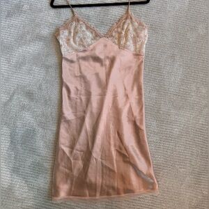 Vera Wang Dusty Rose Lace-Trim Chemise